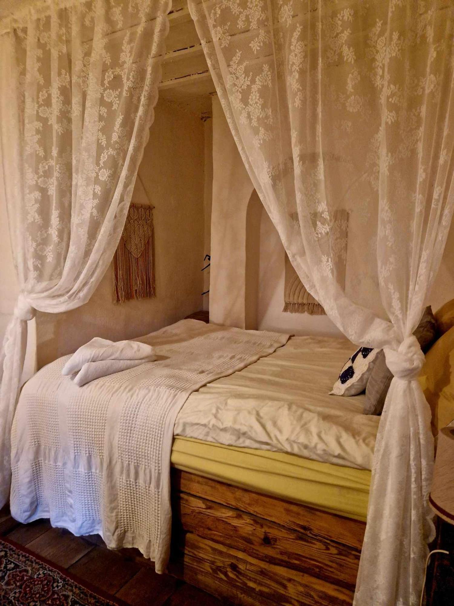 Palac Gorzanow Ngoại thất bức ảnh